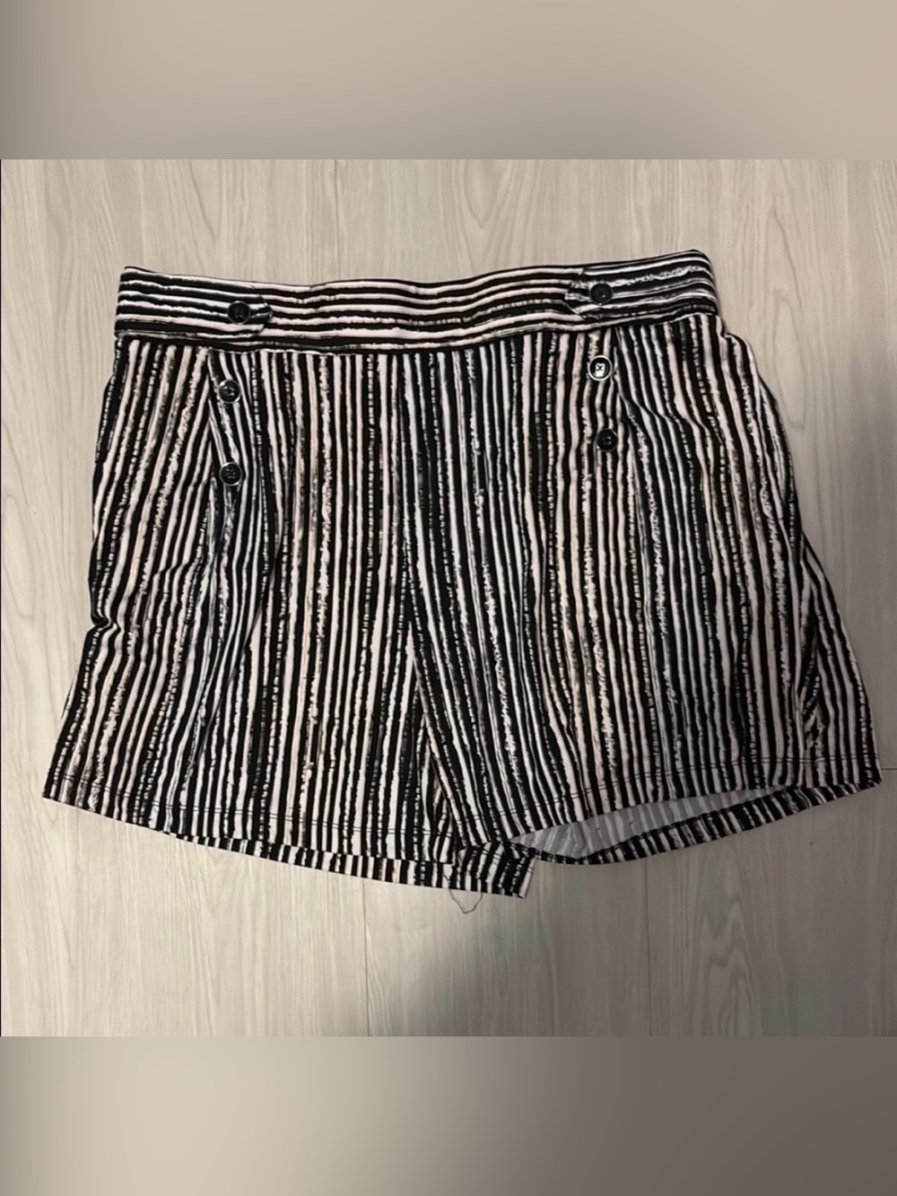 ROBERT LOUIS black and white atriped Women's Cargo Shorts